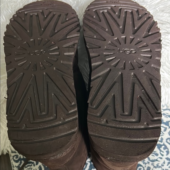 UGG Men's Dark Brown Boots with Cream Lining - Picture 5 of 5